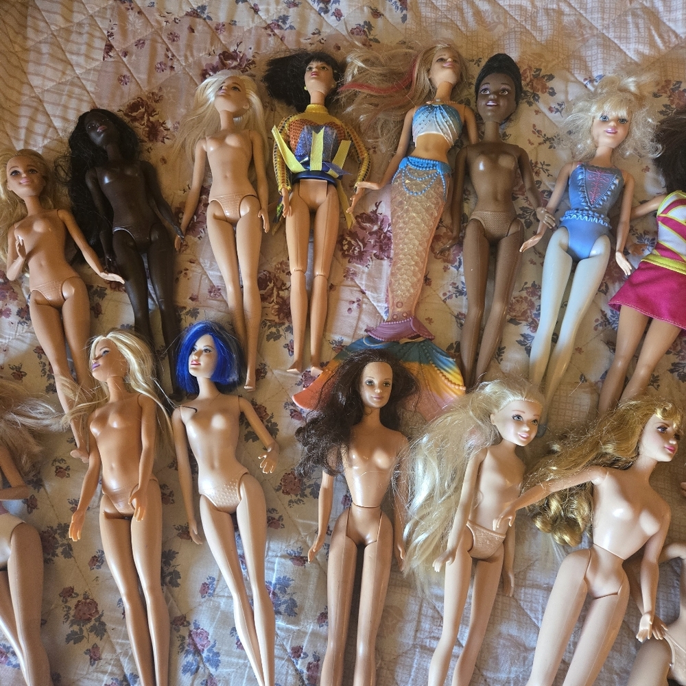 Mattel Barbie Dolls Lot Of 22 - Picture 3 of 6